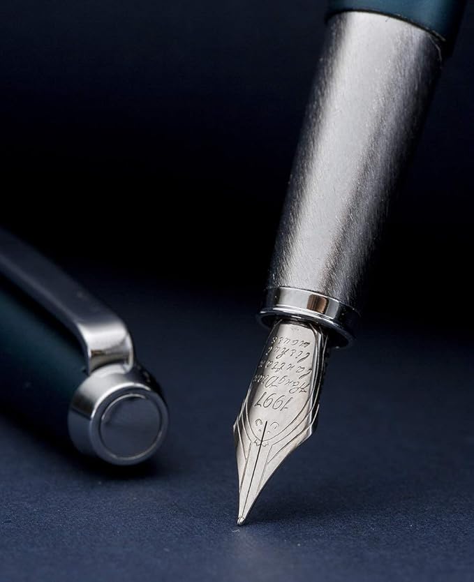 HongDian 525 Green Metal Fountain Pen, Extra Fine Nib Classic Pen, Includes Metal Pen Case and Refillable Converter