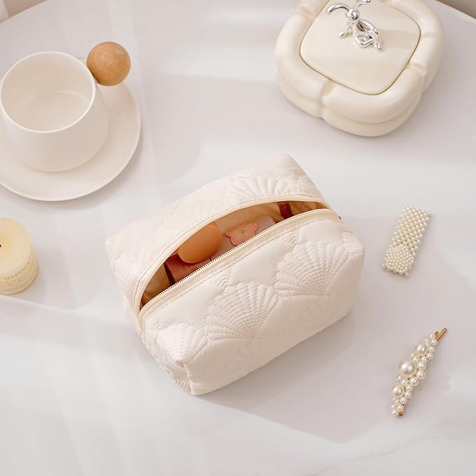 uekeboag 2Pcs White Shells Quilted Cotton Makeup Pouch Set(2Pcs) | Coquette Quilted Toiletry Bag for Women and Girls, Floral Coquette Organizer Bag, Aesthetic Travel Cosmetic Bags