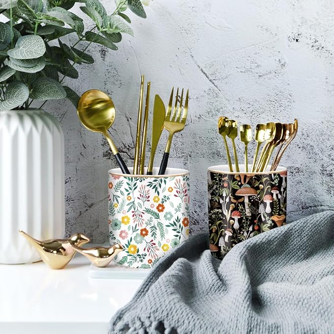 Pen Pencil Holder for Desk, Ceramic Pen Cup Cute Makeup Brush Holder, Unique Desk Multifunctional Pens Organizer for Home, Office, Mushrooms Pattern