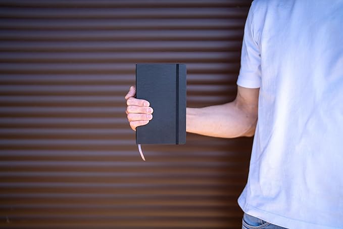 Moleskine Classic Notebook, Soft Cover, Large (5" x 8.25") Plain/Blank, Scarlet Red, 192 Pages
