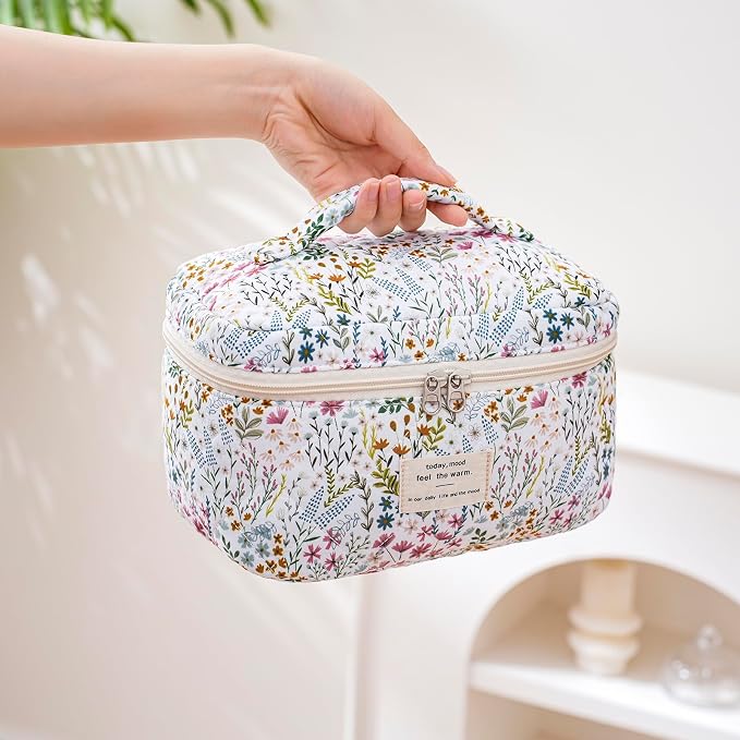 uekeboag Large Travel Quilted Makeup Bag for Women | Soft Floral Cotton Cosmetic Bag, Foldable Coquette Aesthetic Toiletry Organizer