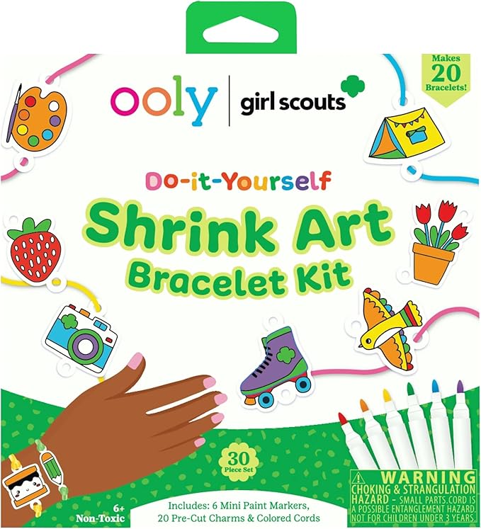 Ooly x Girl Scouts 30 PC DIY Shrinking Art Bracelet Kit for Kids with Markers, 20 Plastic Pre Cut Charms and More, No Mess Creative Activity Jewelry Making Kit