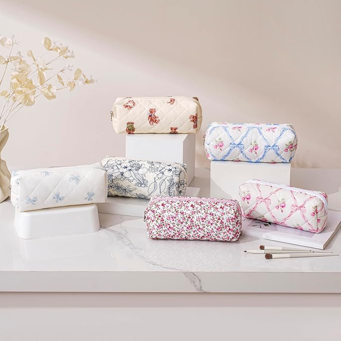 Cute Floral Cotton Makeup Brush Cosmetic Bag for Women, Travel Quilted Zipper Make Up Bag, Flowers Toiletry Organizer Case Kawaii Makeup Cosmetic Travel Cloth Pouch (Red Floral)
