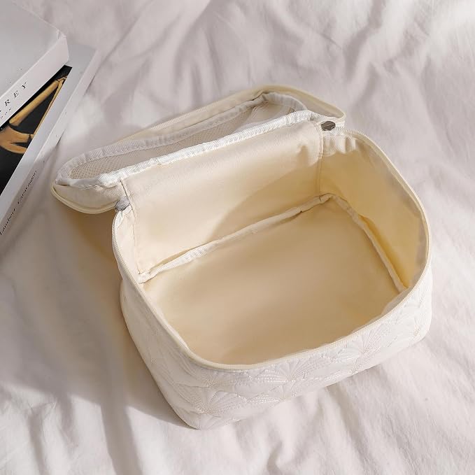 uekeboag White Shells Quilted Cotton Makeup Bag,Coquette Quilted Toiletry Bag for Women and Girls, Floral Coquette Organizer Bag, Aesthetic Travel Cosmetic Bags(White Shells Bag)