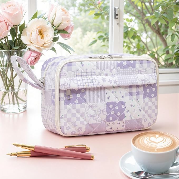 WOBAGMEN Quilted Pencil Pouch for Girls Women, Large Pencil Case Pouch with Compartments Cute Aesthetic Pencil Case Organizer, Floral Pencil Bag for School Supplies (Purple Checked Patchwoek)