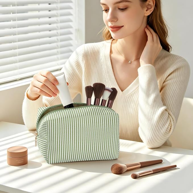 Makeup Bag Travel Toiletry Bag for Women, Small Cosmetic Bags Cute Stripe Green Aesthetic Organizer Makeup Pouch for Purse Emergency Bag Pencil Case Accessory Bag
