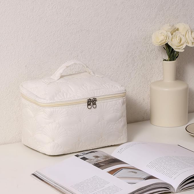 uekeboag White Shells Quilted Cotton Makeup Bag,Coquette Quilted Toiletry Bag for Women and Girls, Floral Coquette Organizer Bag, Aesthetic Travel Cosmetic Bags(White Shells Bag)