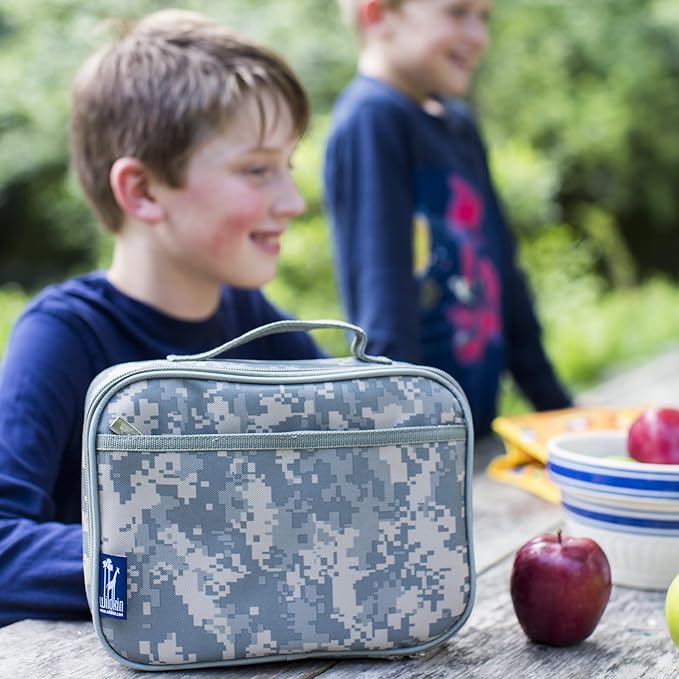 Wildkin Kids Insulated Lunch Box, Keeps Food Hot or Cold, BPA-Free with Mesh Pockets & Easy-Clean Lining – Ideal for School, Travel & Daycare – Digital Camo