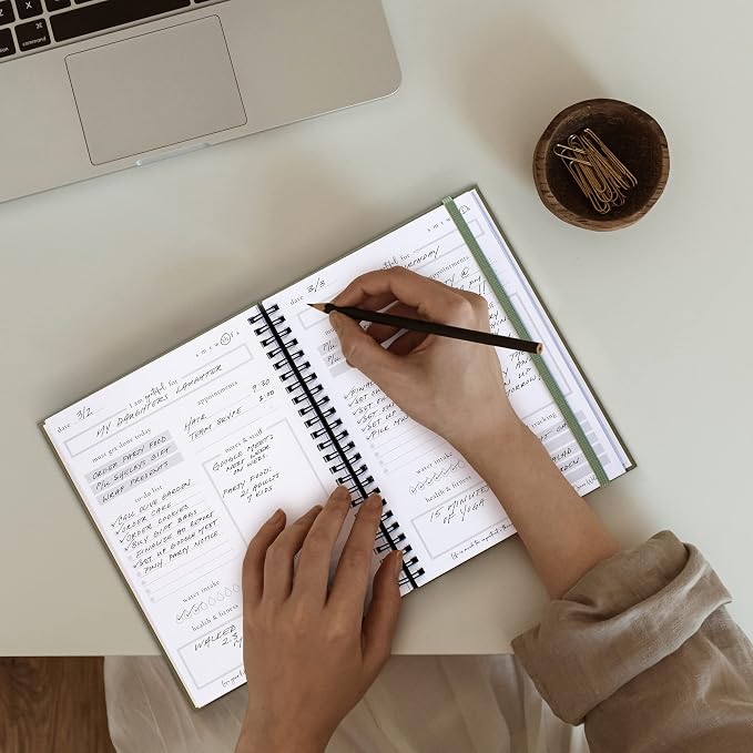 Beautiful To Do List Notebook - Aesthetic Daily Planner to Easily Organize Your Tasks And Boost Productivity - Stylish Undated ADHD Planner Gift and The Perfect School or Office Supplies For Women