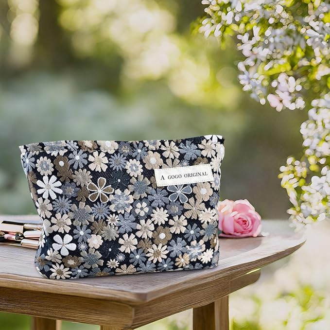 STARDW Cute Floral Makeup Bag Organizer Travel Cosmetic Pouch for Women | Aesthetic Cosmetic Bag with Zipper, Large Capacity Travel Toiletry Bag, Purse Organizer Pouches, Canvas Lining