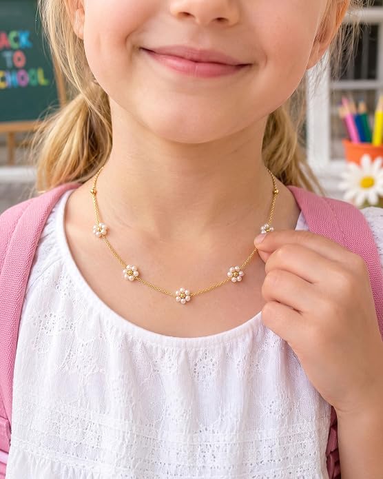 Eryuor New Beginnings, Daisy Necklace for Girls First Day of School Gifts