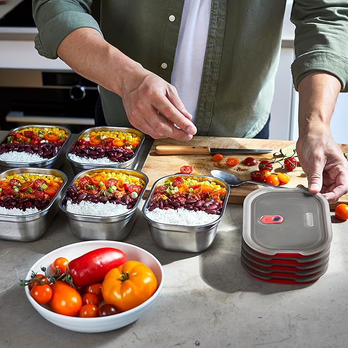 BLACK + BLUM Lunch Box - Meal Prep Containers Reusable for Picnic & Camping - Microwavable Stainless Steel Lunch & Dinner Food Storage Box with Leak Proof Lid - Dishwasher & Oven Safe - Small - 600ml