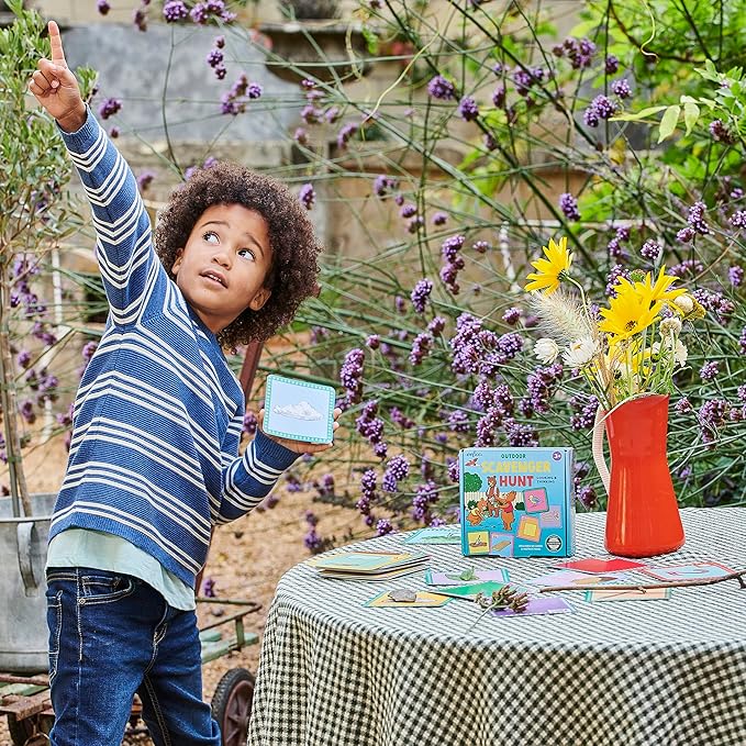 eeBoo: Scavenger Hunt Outdoors Game, 50 Illustrated Finding Cards, Develops Observation and Analytical Skills, for Ages 3 and up