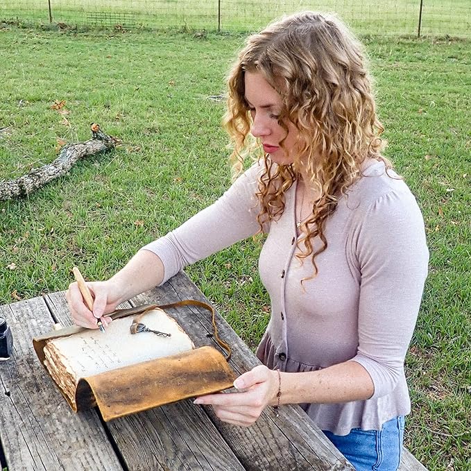 LEATHER VILLAGE Vintage Leather Journal – 200 Handmade Vintage Deckle Edge Paper – Leather bound Journal For Women Men – Vintage Key Closure - Book of Shadows - Black - 8X6 inches (A5)